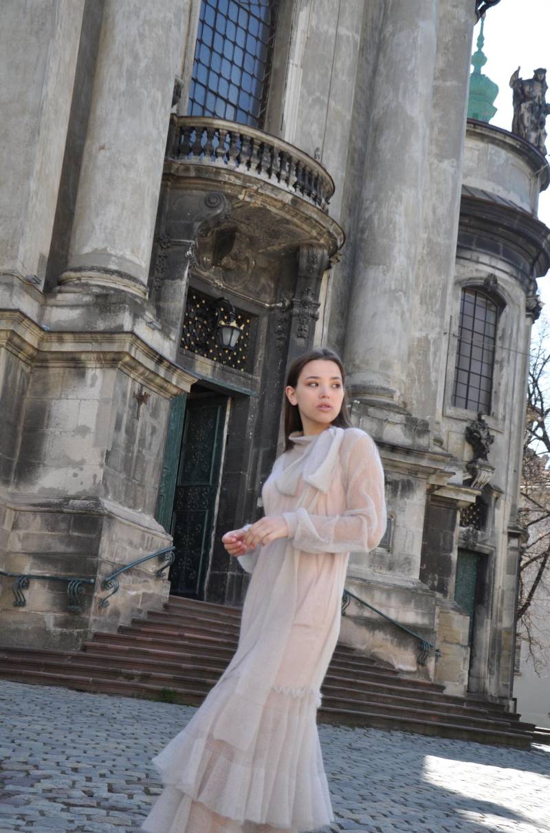 Gestricktes Mohairkleid Mit Volumenrock/Spezialanfertigung von pogoretska