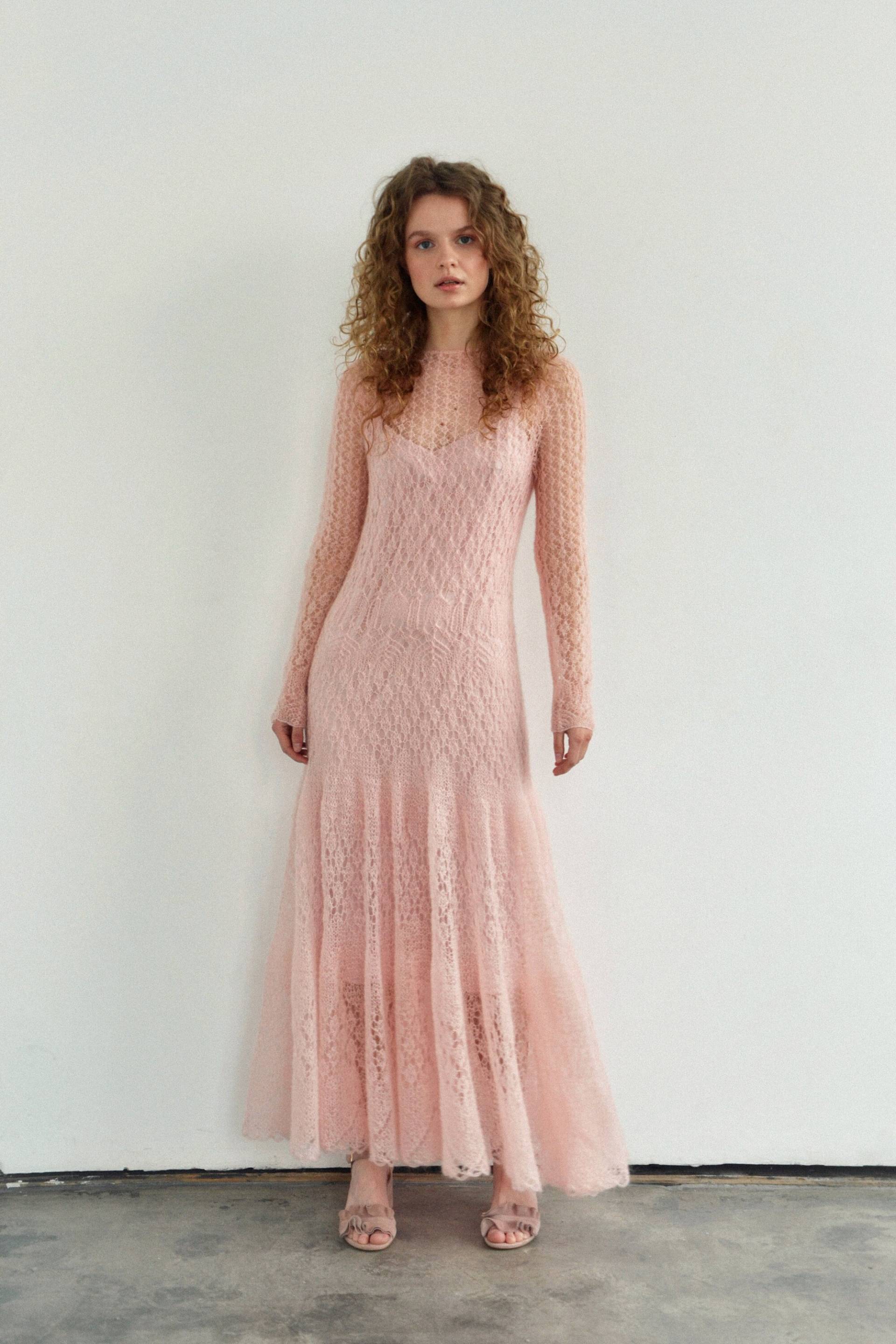 Gestricktes Mohairkleid in Pink Mit Volumenrock/Einzelanfertigung von pogoretska