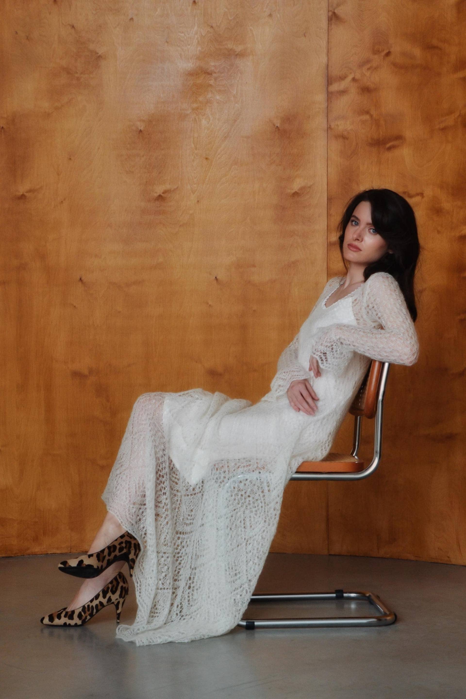 Gestricktes Mohairkleid in Weiss Mit Volumenrock/Spezialanfertigung von pogoretska