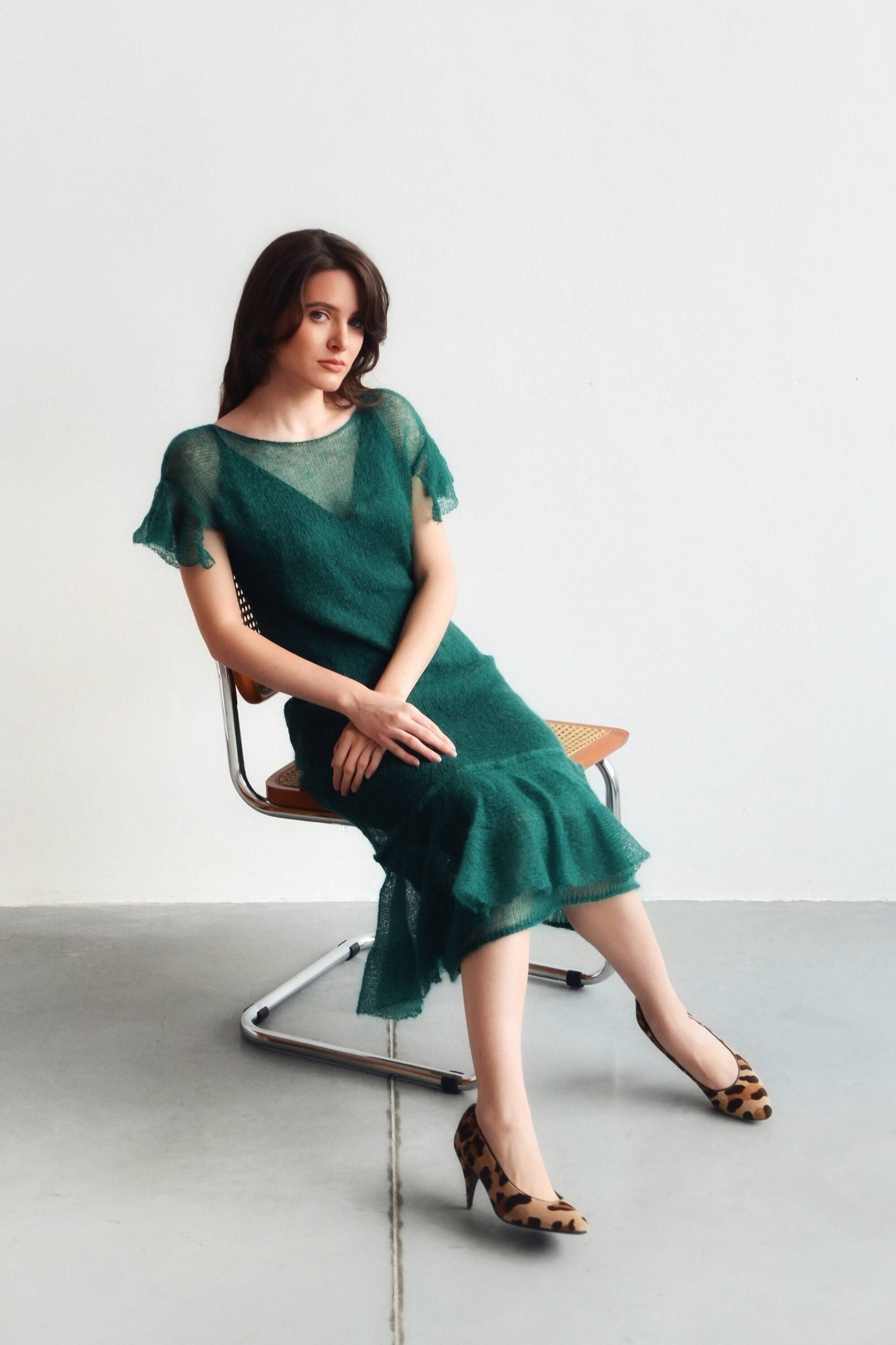 Rüschen Mohair Strickkleid in Waldgrün/Spezialanfertigung von pogoretska