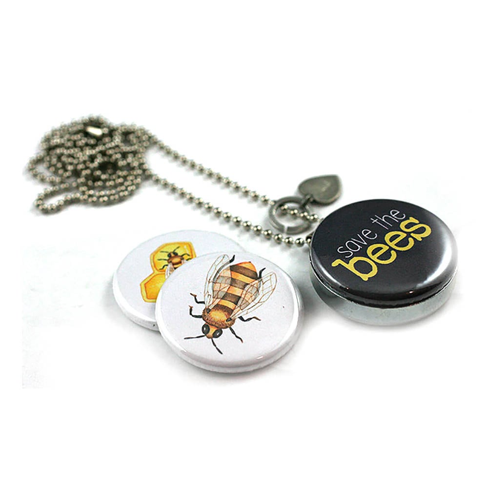 Save The Bees Locket Halskette Imker Geschenk Eco Aktivist Recycelter Stahl Gärtner Magnetschmuck Für Sie Save The Bees Locket Halskette Imker Geschenk Eco Aktivist Recycelter Stahl Gärtner Magnetschmuck Für Sie von polarity