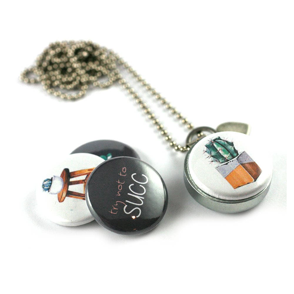 Sukkulenten Schmuck Locket Halskette Kaktus Magnet 4 in 1 Set Inspiration Versuchen Sie Nicht Zu Succ Kakteen Sukkulenten Schmuck Locket Halskette Kaktus Magnet 4 in 1 Set Inspiration Versuchen Sie Nicht Zu Succ Kakteen von polarity
