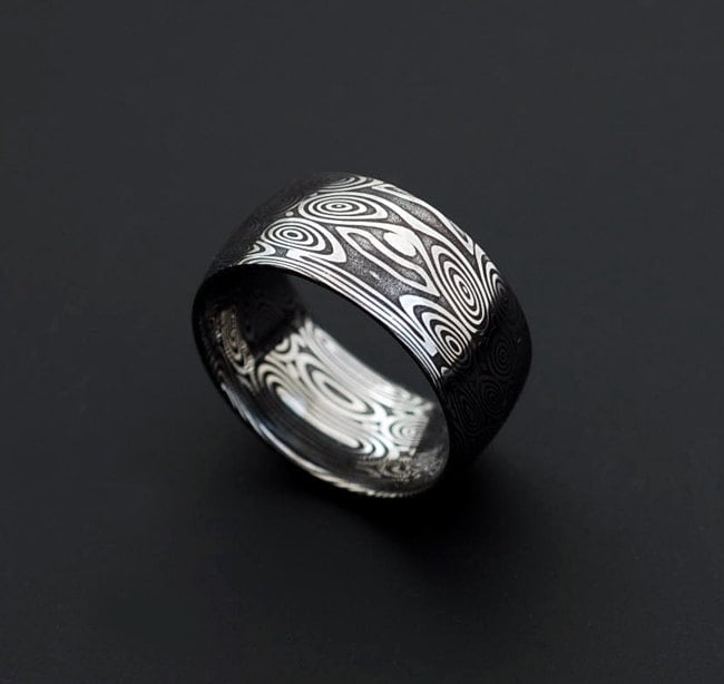 Echte Edelstahl Damaskus Stahl Herren Ring Gesicht Muster - Breite 10 Mm Pd23 von polygallery