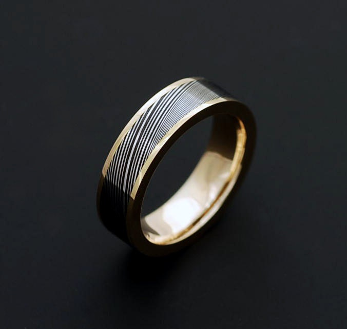 Echte Edelstahl Damaskus Stahl Und 18K Gelbgold Frauen Ring Pd44 von polygallery