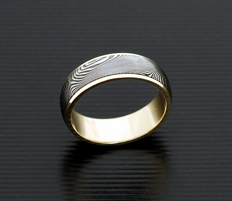 Echte Edelstahl Damaskus Stahl Und 18K Gelbgold Herren Ring Pd51 von polygallery