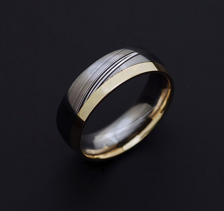 Echte Edelstahl Damaskus Stahl Und 18K Gelbgold Herren Ring Pd63 von polygallery