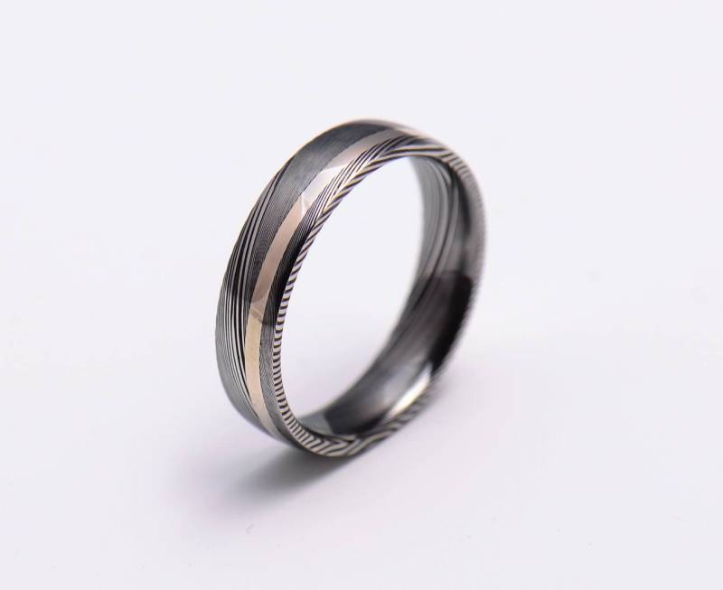 Echte Edelstahl Damaskus Stahl Und 18K Weißgold Herren Ring Pd70 von polygallery