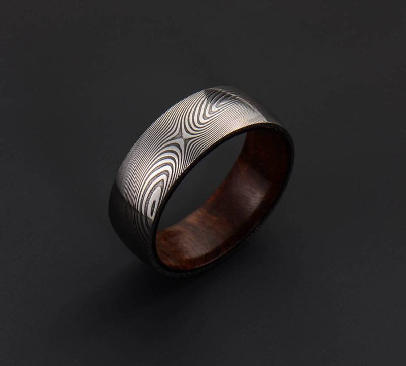 Echte Edelstahl Damaskus Stahl Und Ringed Gidgee Holz Herren Ring Pd107 von polygallery