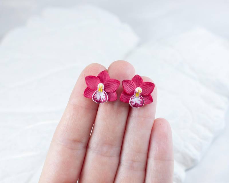 Miniatur Orchidee Ohrstecker Dunkel Rosa Polymer Clay Blüte von polymerFlowers