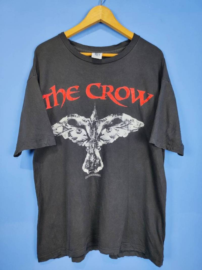 Jahrgang 1994 The Crow Brandon Lee Tour Konzert Promo Album Believe in Angle T-Shirt von ponderrosavintage