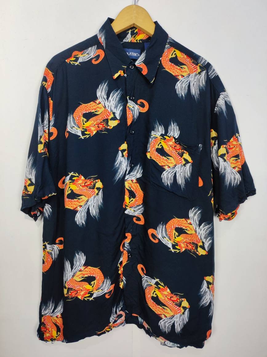 Vintage Puritaner Hawaiihemd Drachenhemd Aus Der Kollektion Aloha Hawaii-Sommerhemd 90Er Jahre Vintage Puritaner Hawaiihemd Drachenhemd Aus Der Kollektion Aloha Hawaii-Sommerhemd 90Er Jahre von ponderrosavintage
