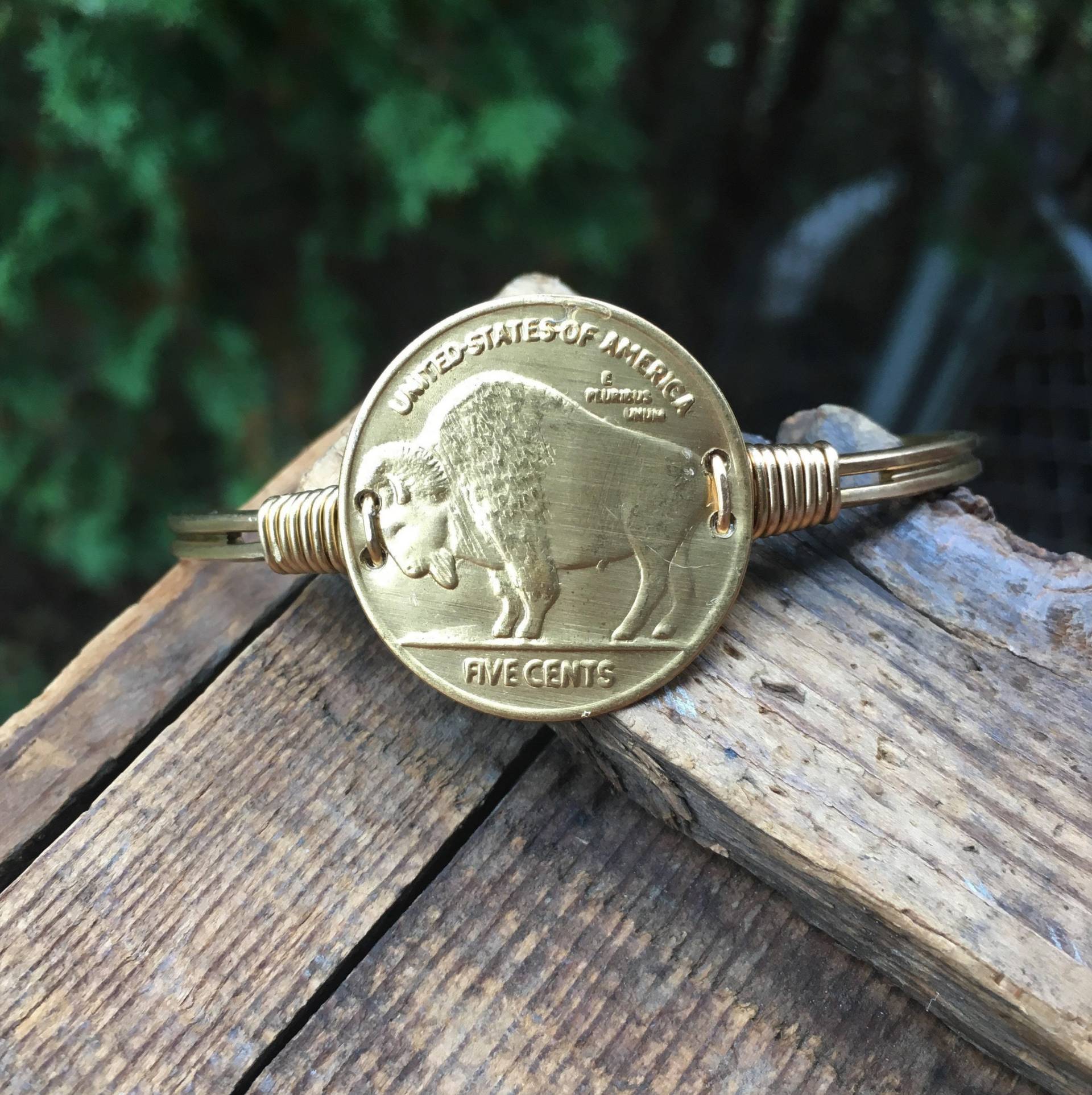 Vintage Büffel Nickel Messing Armspange - Upcycled Bison Schmuck Vintage Büffel Nickel Messing Armspange - Upcycled Bison Schmuck von poorsparrow