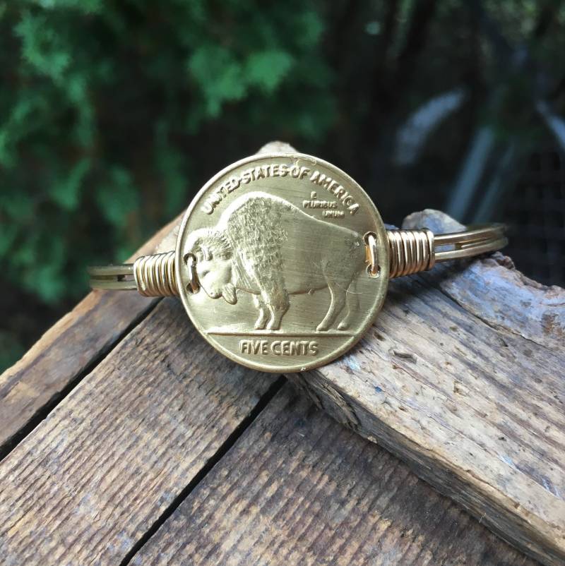 Vintage Büffel Nickel Messing Armspange - Upcycled Bison Schmuck Vintage Büffel Nickel Messing Armspange - Upcycled Bison Schmuck von poorsparrow