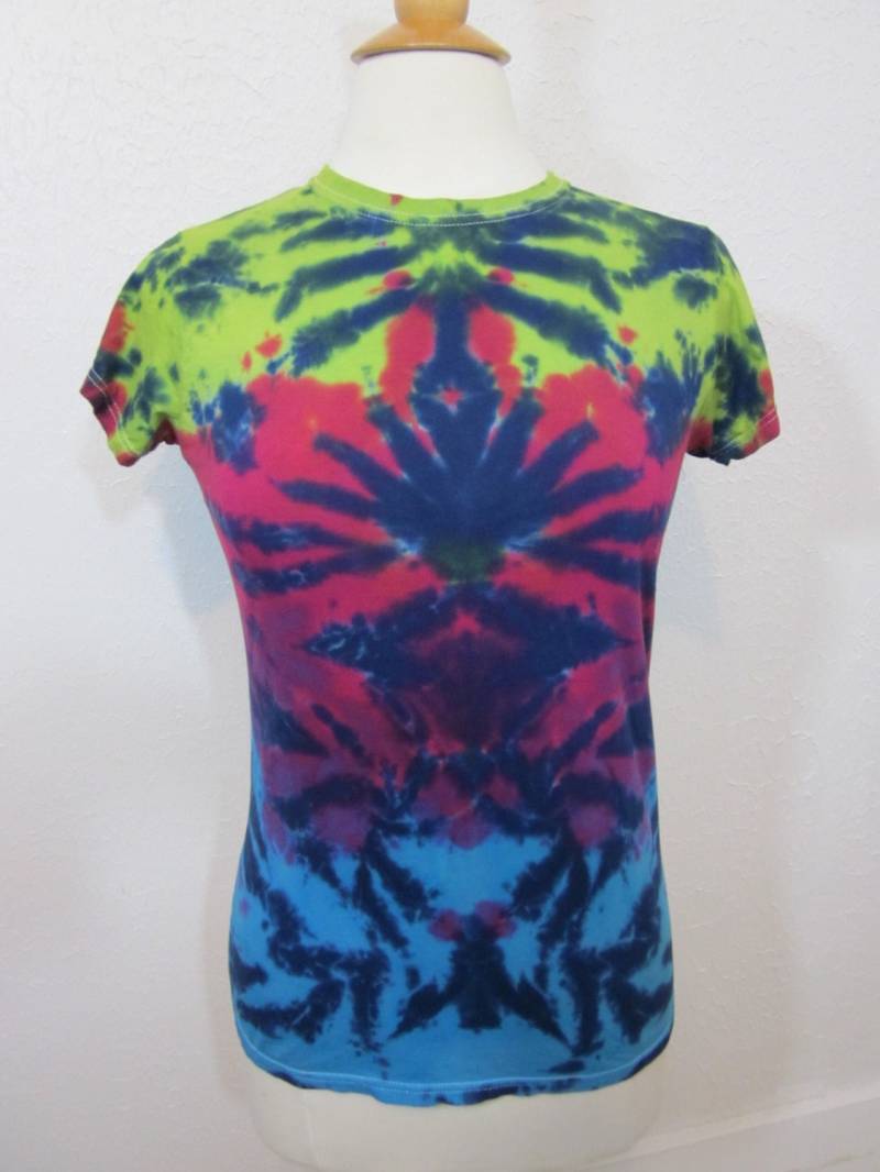 Tie-Dye-T-Shirt Größe Medium Rainbow Rorschach von possumhillfiberworks