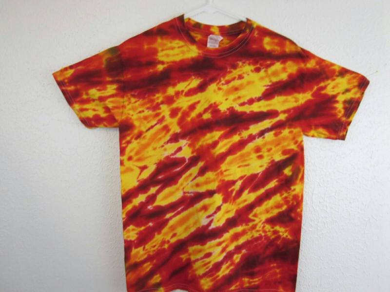 Tie Dye Unisex Größe Medium Feuer Streifen von possumhillfiberworks