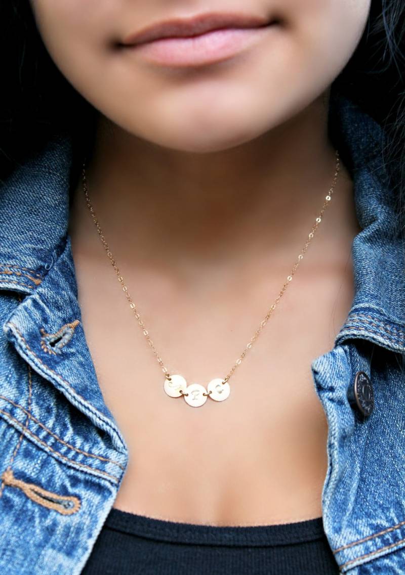 14 K Gold Gefüllt Initialen Halskette, 2-10 Benutzerdefinierte Gestempelt Personalisierte Scheiben, Monogramm Brief, Freunde Freundschaft Mutter von potionumber9