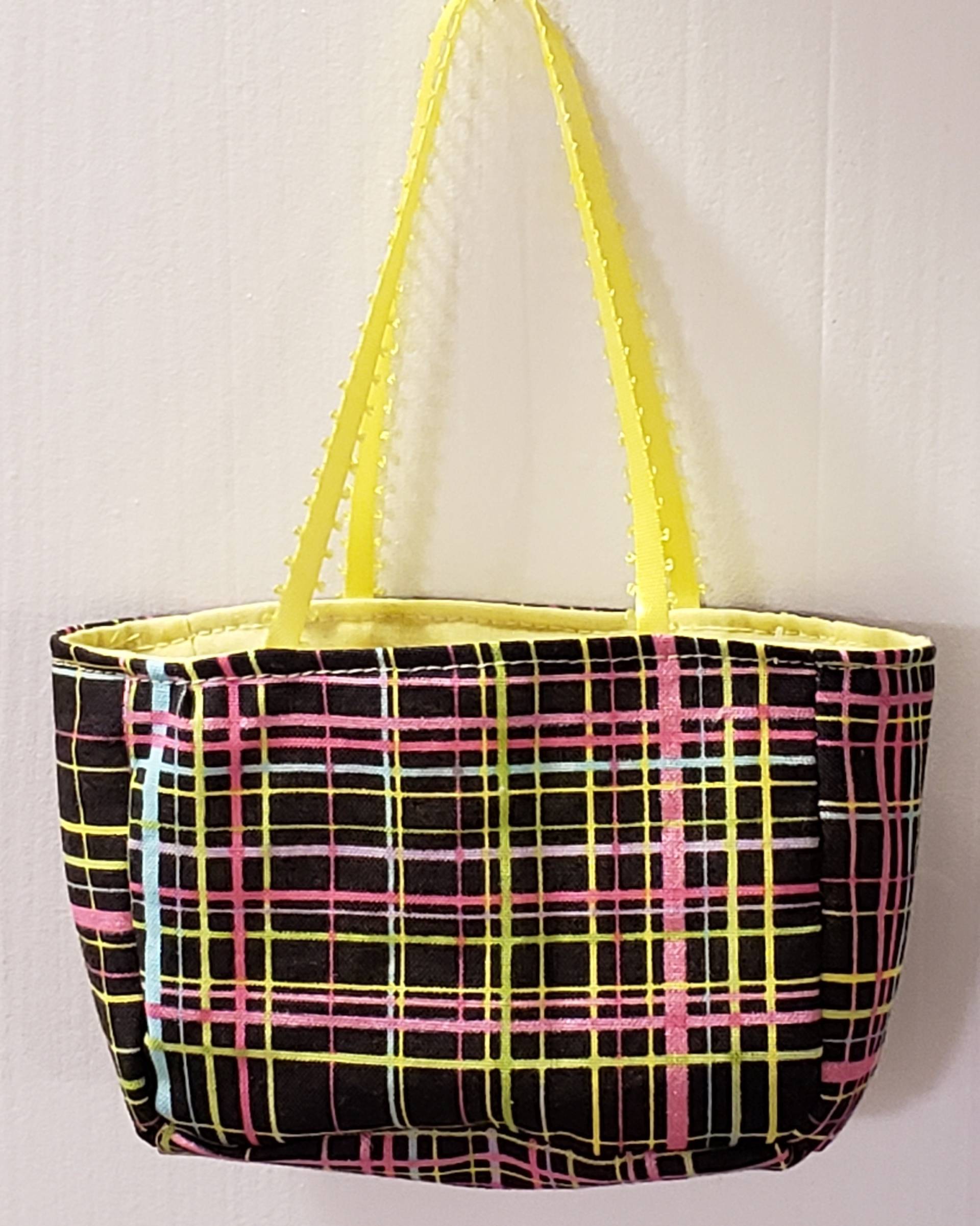 Zierliche Tote, Pastell Kariert Auf Schwarz Zierliche Tote, Pastell Kariert Auf Schwarz von practicalsewing