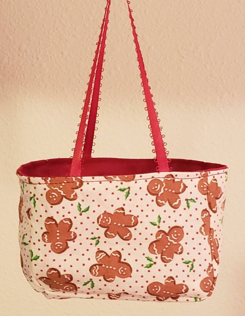 Zierliche Tragetasche - Lebkuchenmänner & Stechpalmen Zierliche Tragetasche - Lebkuchenmänner & Stechpalmen von practicalsewing