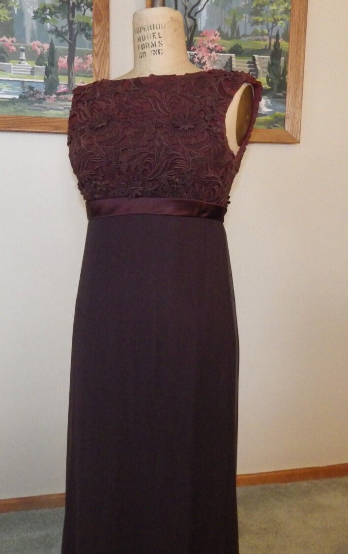 Vintage 1960Er Jahre Braun Formales Etuikleid 36 Büste Blumen Applikation Mieder Empire Taille Abendkleid von practiceintime