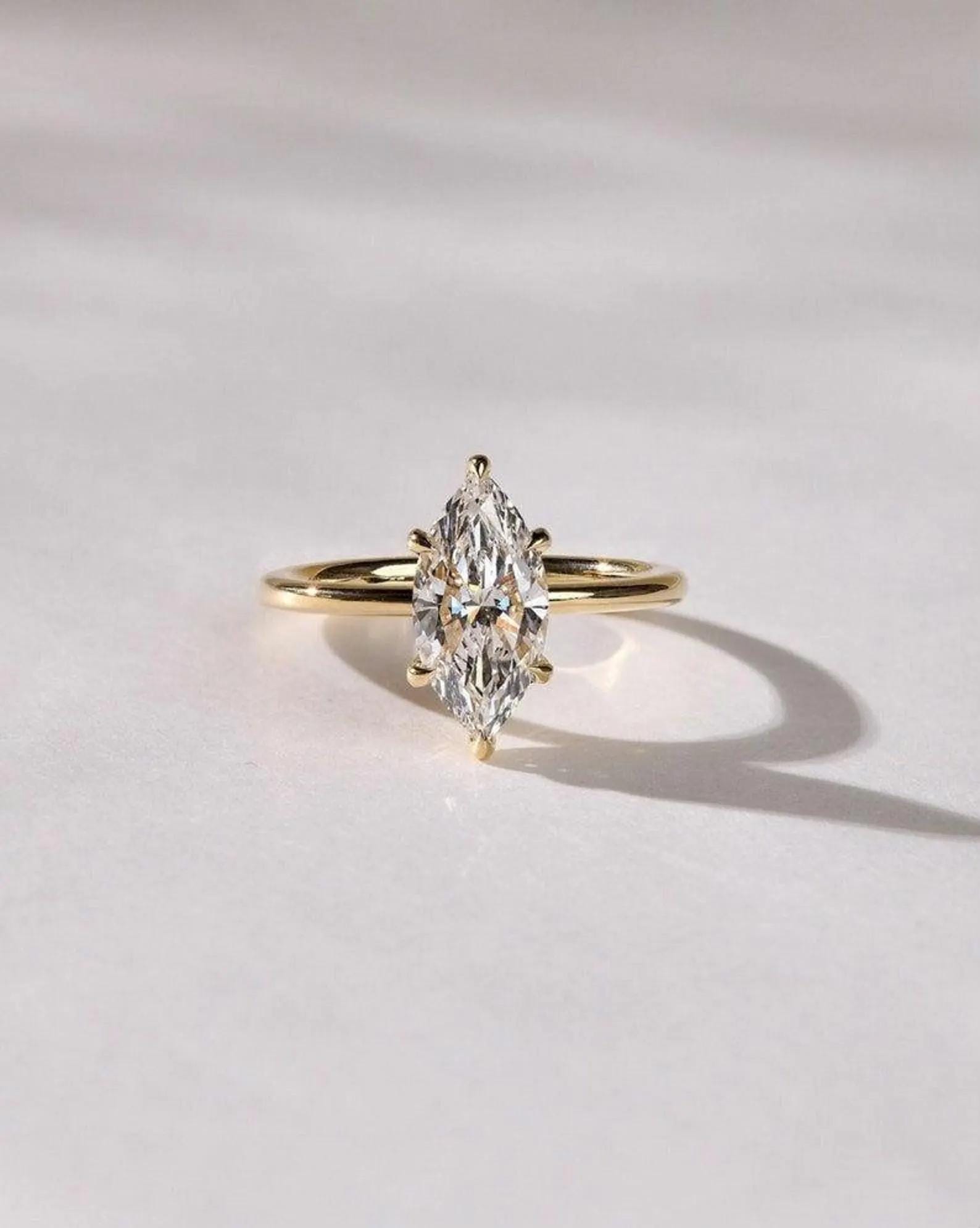 4 Ct Marquise Moissanit Verlobungsring 14K Gold Hidden Halo Solitaire von prayjewellery