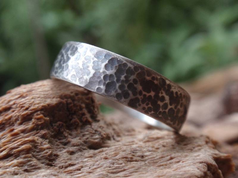 Rustikaler Herrenring Gehämmert Und in Sterling Silber 5mm - Herrenschmuck Geschenk Für Ihn von preciousjd