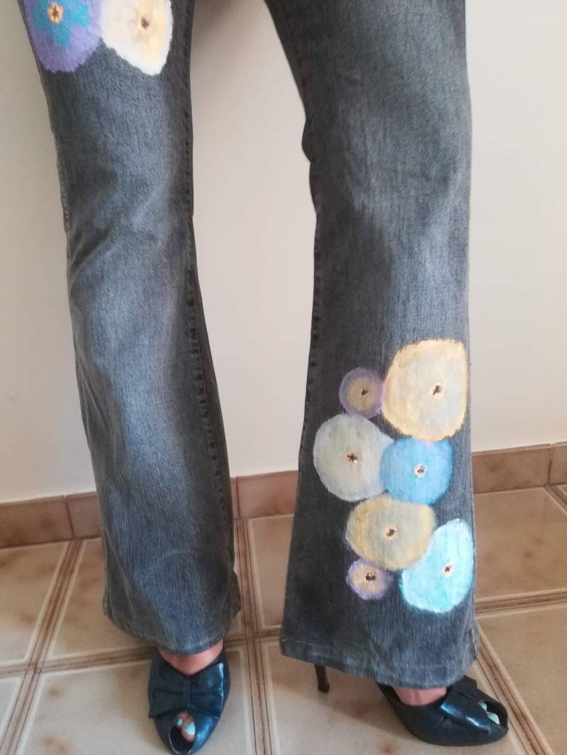 Vintage 90Er Jahre Bootcut Jeans Handbemalte Floral Denim, Gr. 29 von presquenew