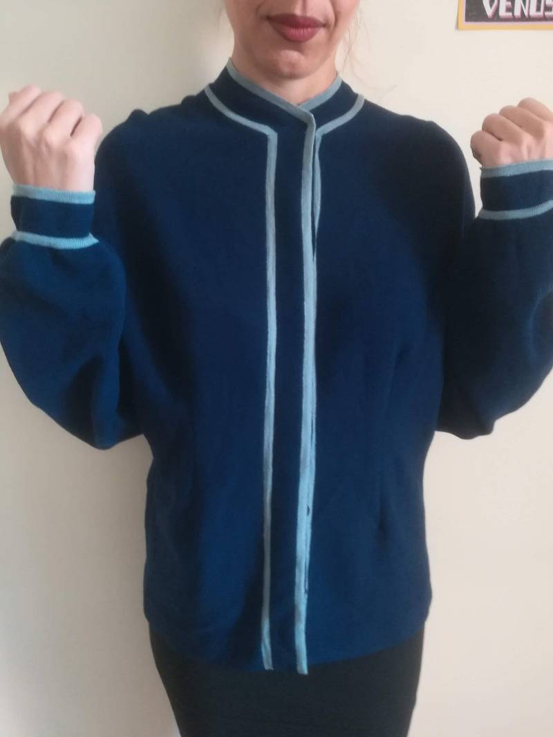 Vintage 80Er Jahre Woll Cardigan Pullover Blauer Versteckter Knopf, Grösse M/L von presquenew