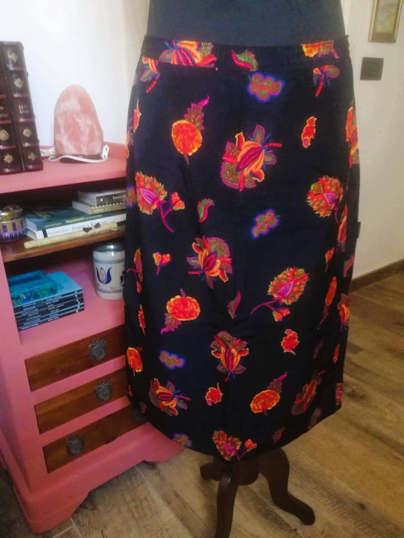 Vintage Blumen Seiden Midi Rock 80Er Jahre Bleistiftrock | Größe 44/46 von presquenew