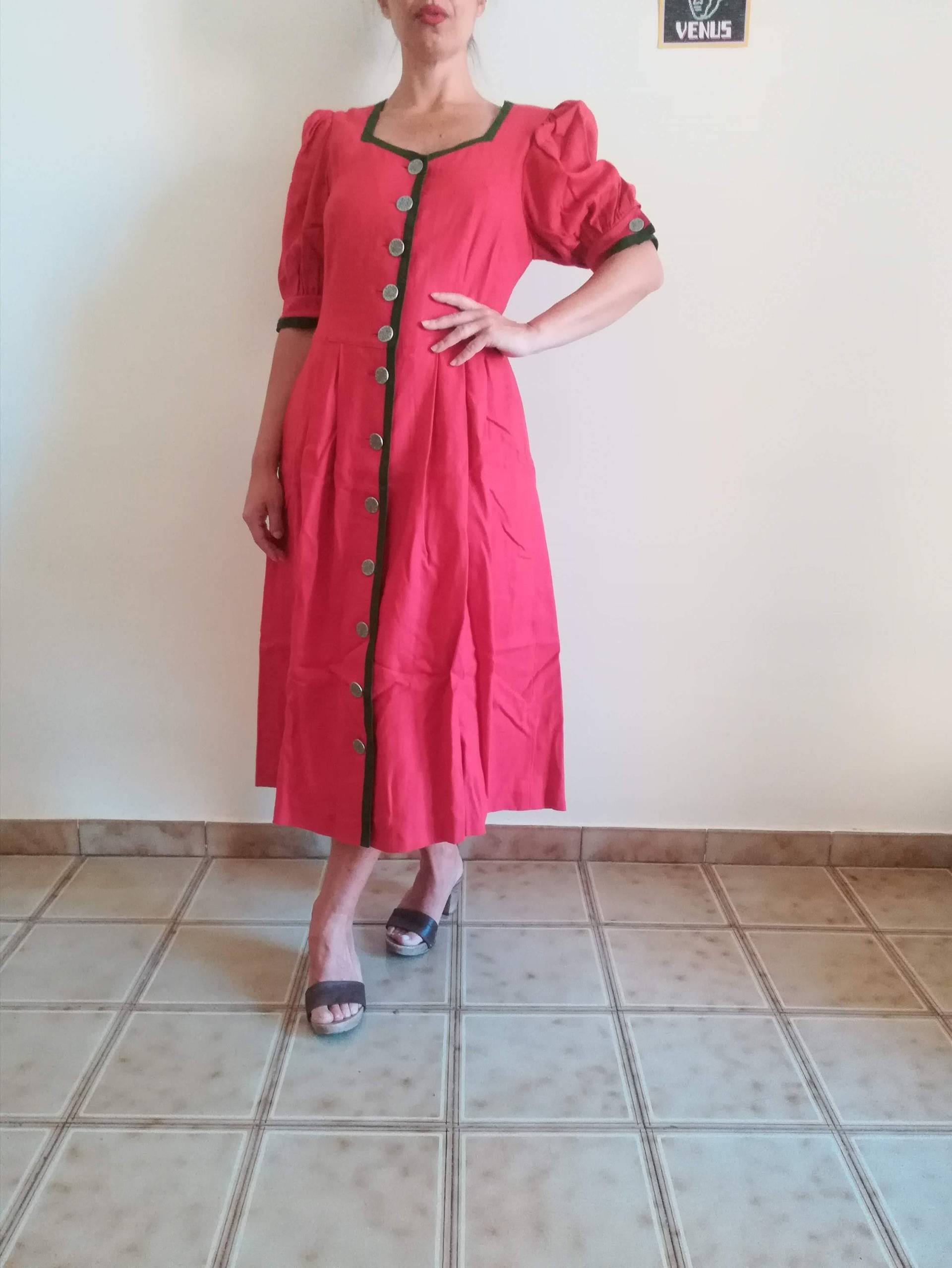 Vintage Rotes Leinen Dirndl Kleid, Mode Aus Salzburg, Größe 40 von presquenew