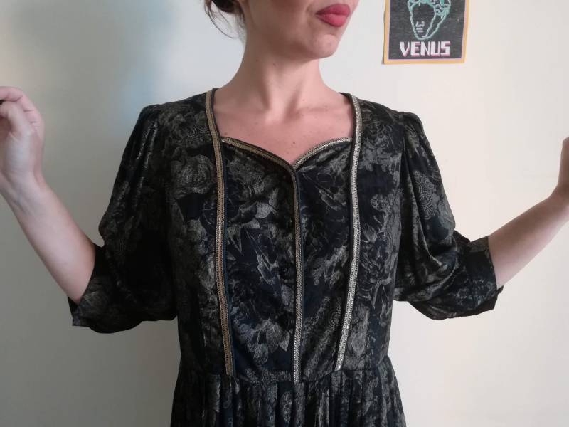 Vintage Trachtenkleid Beller Salzburg Schwarz Viskose Oktoberfest Kleid | Größe 44 Vintage Trachtenkleid Beller Salzburg Schwarz Viskose Oktoberfest Kleid | Größe 44 von presquenew