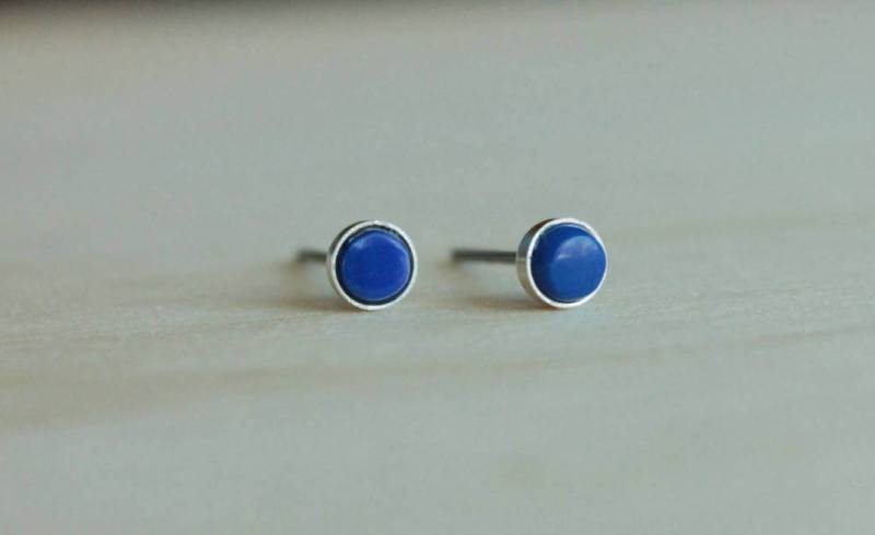 Lapis Lazuli Edelstein Titan Ohrstecker/5 Mm Cabochon Bezel Set Ohrringe Für Empfindliche Ohren Lapis Lazuli Edelstein Titan Ohrstecker/5 Mm Cabochon Bezel Set Ohrringe Für Empfindliche Ohren von prettysensitive
