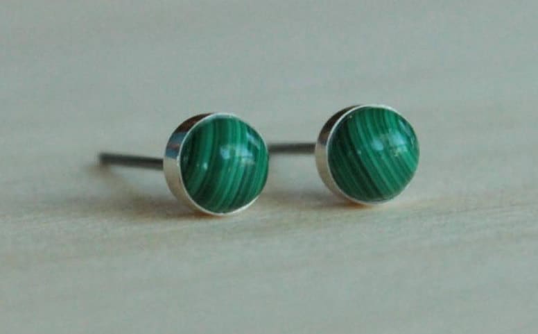 Malachit Edelstein Titan Ohrstecker/5mm Cabochon Lünette Allergie Frei Ohrringe Für Metall Allergien Malachit Edelstein Titan Ohrstecker/5mm Cabochon Lünette Allergie Frei Ohrringe Für Metall Allergien von prettysensitive