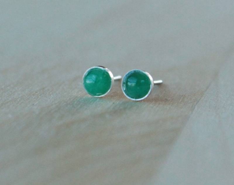 Smaragd Edelstein Titan Ohrstecker/4 Mm Cabochon Bezel Set Ohrringe Für Empfindliche Ohren Smaragd Edelstein Titan Ohrstecker/4 Mm Cabochon Bezel Set Ohrringe Für Empfindliche Ohren von prettysensitive