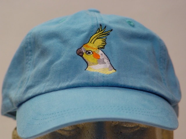 Cockatiel Vogelhut - Gestickte Männer-Frauen-Wildleder-Baseballmütze Preis Stickerei-Bekleidung 24 Farbe Mama Papa Haustier-Papagei Geschenk von priceapparel