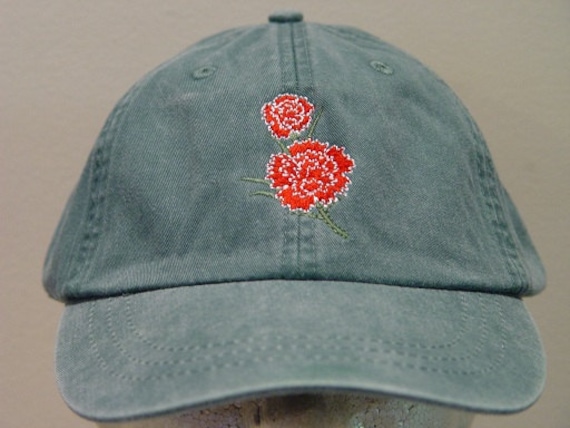 Rote Nelke Januar Blume Des Monats Gestickte Frauen-Garten-Hut-Baseballmütze - 24 Farben Erwachsene von priceapparel