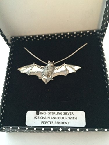 Prideindetails A34 Fledermaus-Anhänger aus echtem 925er Sterlingsilber, handgefertigt, 50,8 cm lange Kette, mit Geschenkbox Prideindetails A34 Fledermaus-Anhänger aus echtem 925er Sterlingsilber, handgefertigt, 50,8 cm lange Kette, mit Geschenkbox von prideindetails