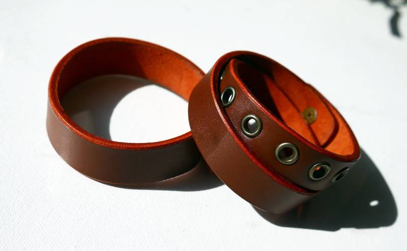 Herren Lederarmband. Braunes Personalisiertes Armband, 2 Wickelarmband. Ethno Dekor. Jubiläumsgeschenk. Stil Eco. Echtes Lederarmband von prikrasyMary