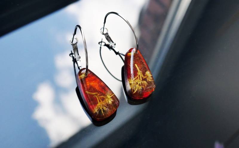 Rote Klare Ohrringe Mit Echten Getrockneten Blumen Im Inneren. Echter Blumenschmuck Für Sie. Stil Eco. Schmuck Aus Resin. Echte Getrocknete in Resin Rote Klare Ohrringe Mit Echten Getrockneten Blumen Im Inneren. Echter Blumenschmuck Für Sie. Stil Eco. Schmuck Aus Resin. Echte Getrocknete in Resin von prikrasyMary