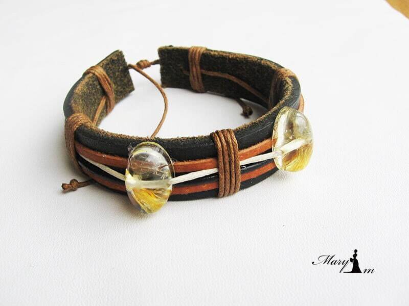 Schwarzes Lederarmband Mit Harzperlen. Rotes Personalisiertes Armband, 2 Wickelarmband. Boho. Schmuckharz. Jubiläumsgeschenk von prikrasyMary