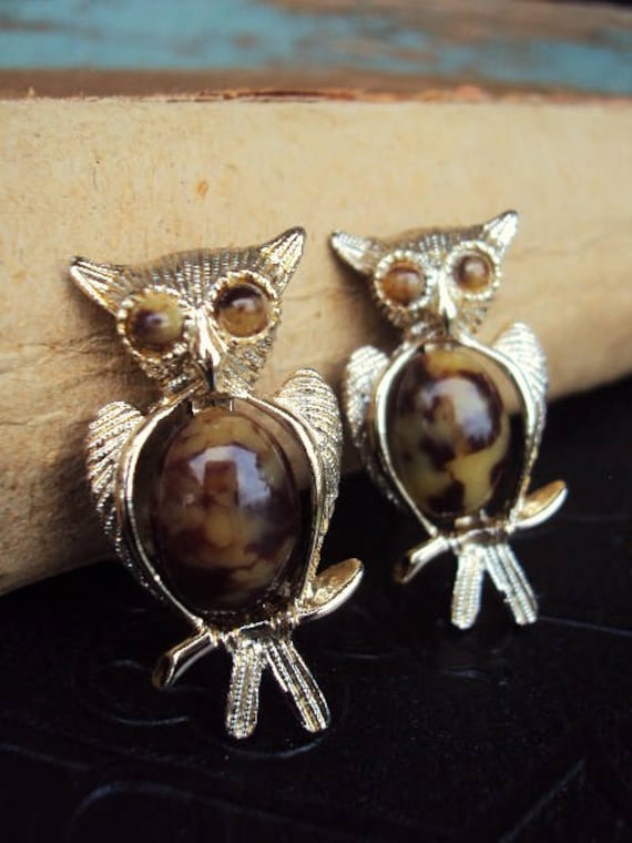 Vintage Eulen Jelly Belly Scatter Pins Brosche Pin Mid Century Mod Schmuck Schildpatt Cabochons Faux Stein Gold Ton Metall von primitivepincushion