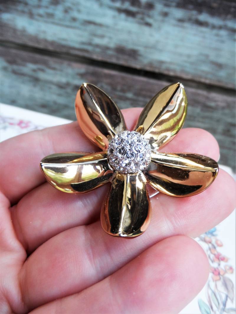 Vintage Dpk Blume Brosche Kristall Strass Markiert Kostüm Schmuck Designer Glas Große Pin Mod Modernist Design von primitivepincushion