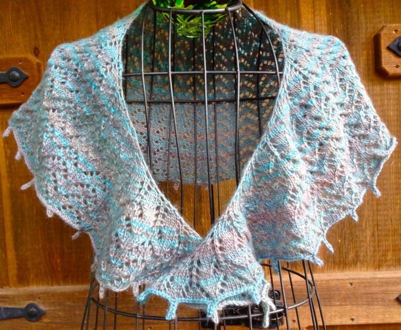 Hand Gestricktes Spitzentuch, Leichtes Und Luftiges Tuch, Damen-Spitzentuch von primrosehillhandknit