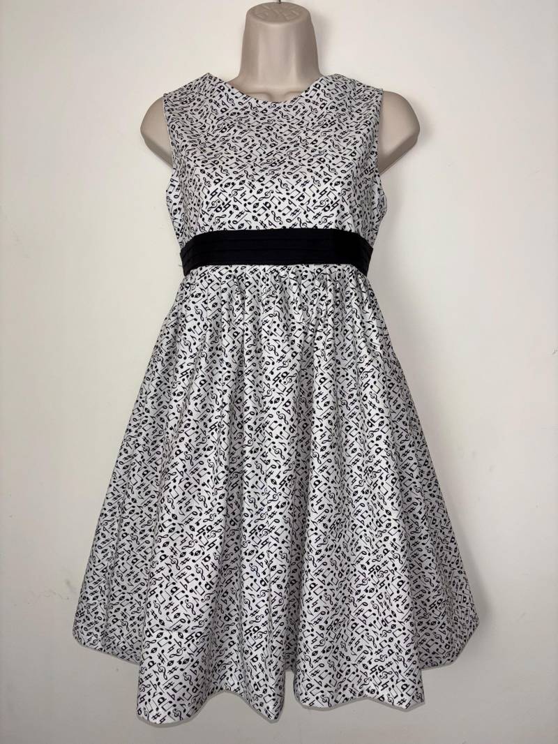 Neue Handgemachte Niedliche Musiknoten Recital Kleid Benutzerdefinierte Größe von princesstrunk2