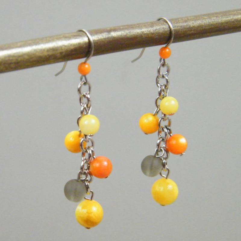 Aligning Stars - Orange Gelb Grau Perlen Ohrringe Helle Warme Goldene Gelbe Ringelblume Silber Cluster von productsof47