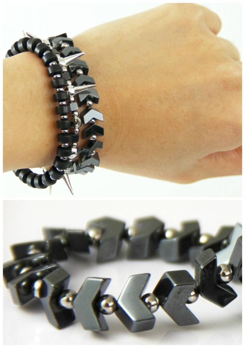 Chevron Pfeil Stretch Armband - Dunkel Metallic Grau Hämatit Stein Silber Perlen Stapeln Neutral Modern Edgy Trendy von productsof47