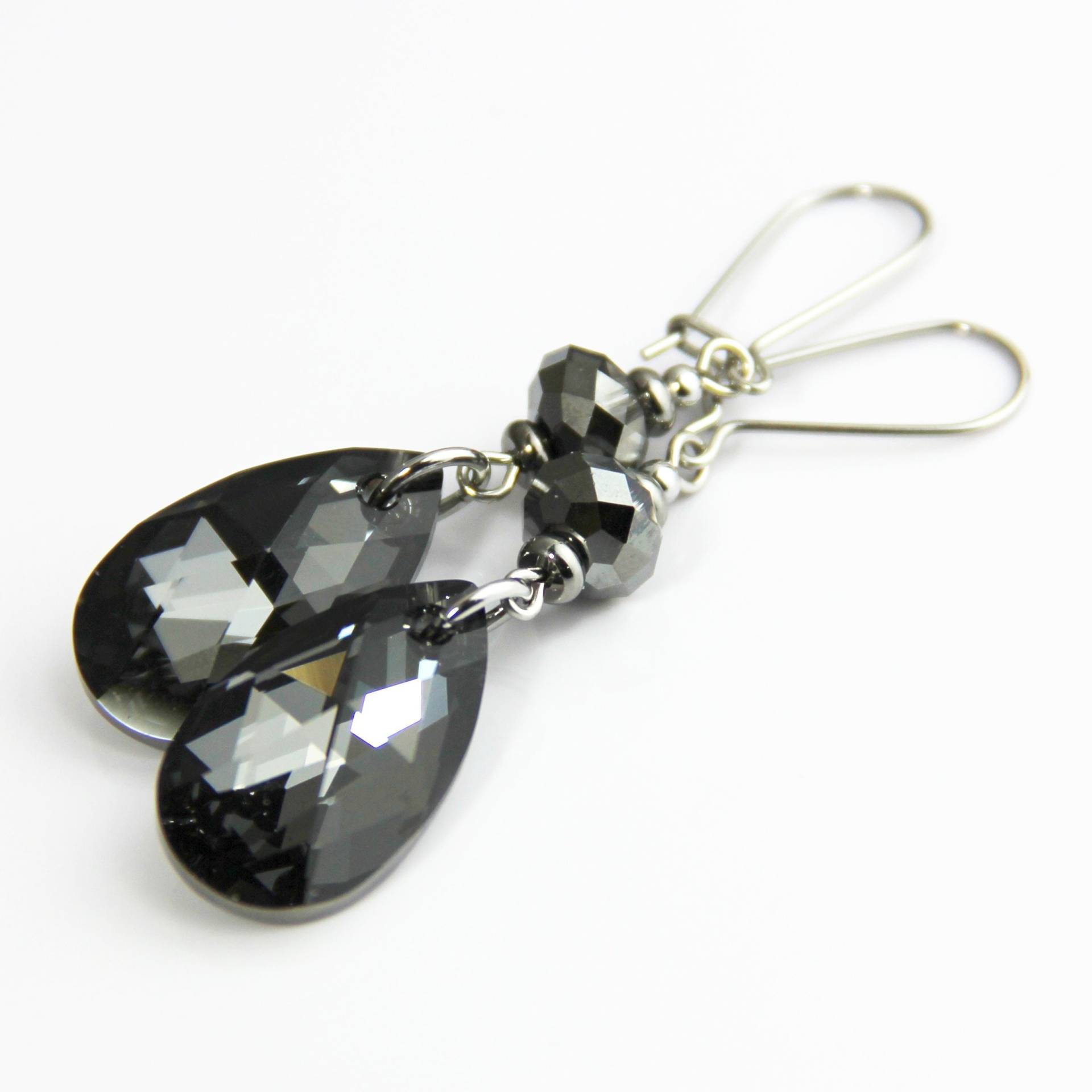 Midnight Darkness - Elegante Dunkelgraue Swarovski Kristall Ohrringe Metallic Neutral Grau Diamant Auffällige Funkelnde Tropfen von productsof47