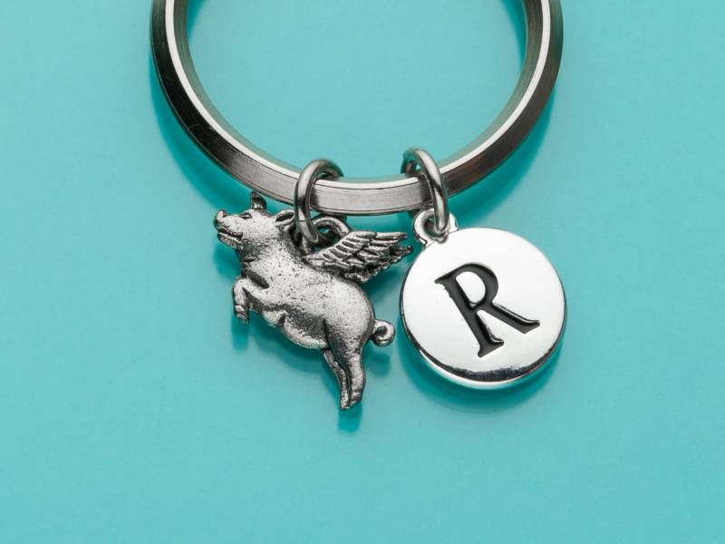 Fliegende Schwein Keychain, Fliegende Schlüsselanhänger, Anfängliche Keychain Benutzerdefinierte Charme 145 Personalisiert von promisemeeverything2