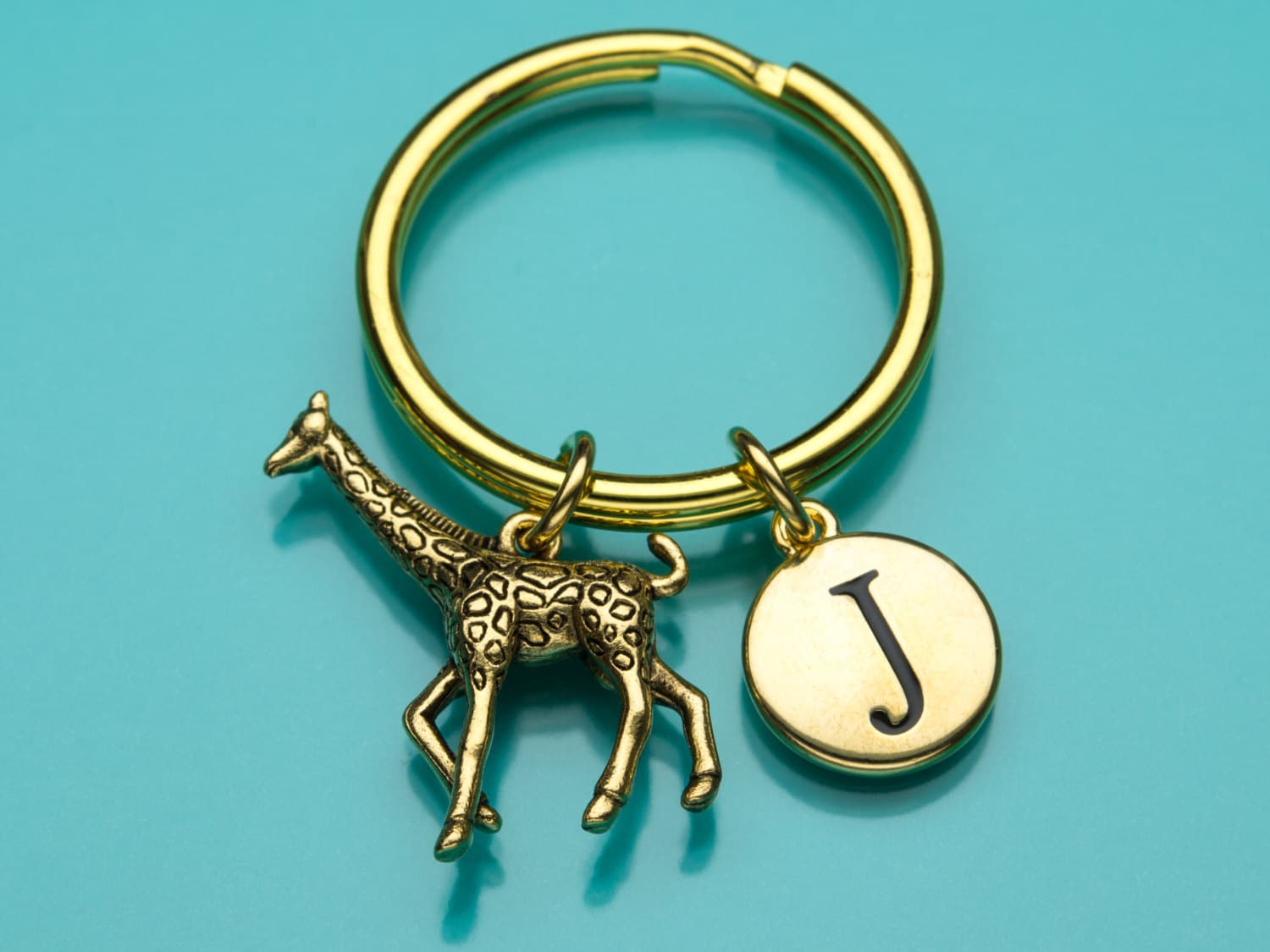 Giraffe Schlüsselbund, Gold Schlüsselring, Initial Tier Charm, Personalisierte Benutzerdefinierte Charm 470 von promisemeeverything2
