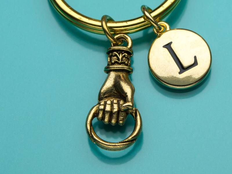 Hand Greifen Nach Der Ring Schlüsselanhänger, Schlüsselring Goldring, Charme, Anfängliche Keychain, Personalisierte Benutzerdefinierte Keychain von promisemeeverything2