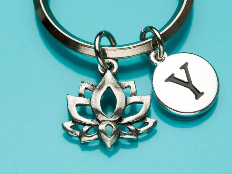 Lotus Blossom Schlüsselbund, Blume Schlüsselanhänger, Yoga Charme, Religiöses Symbol, Erste Personalisierte Schlüsselanhänger Charme 877 Lotus Blossom Schlüsselbund, Blume Schlüsselanhänger, Yoga Charme, Religiöses Symbol, Erste Personalisierte Schlüsselanhänger Charme 877 von promisemeeverything2